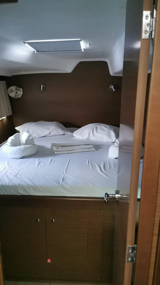 Lagoon 380 - 4 cab. — photo 12