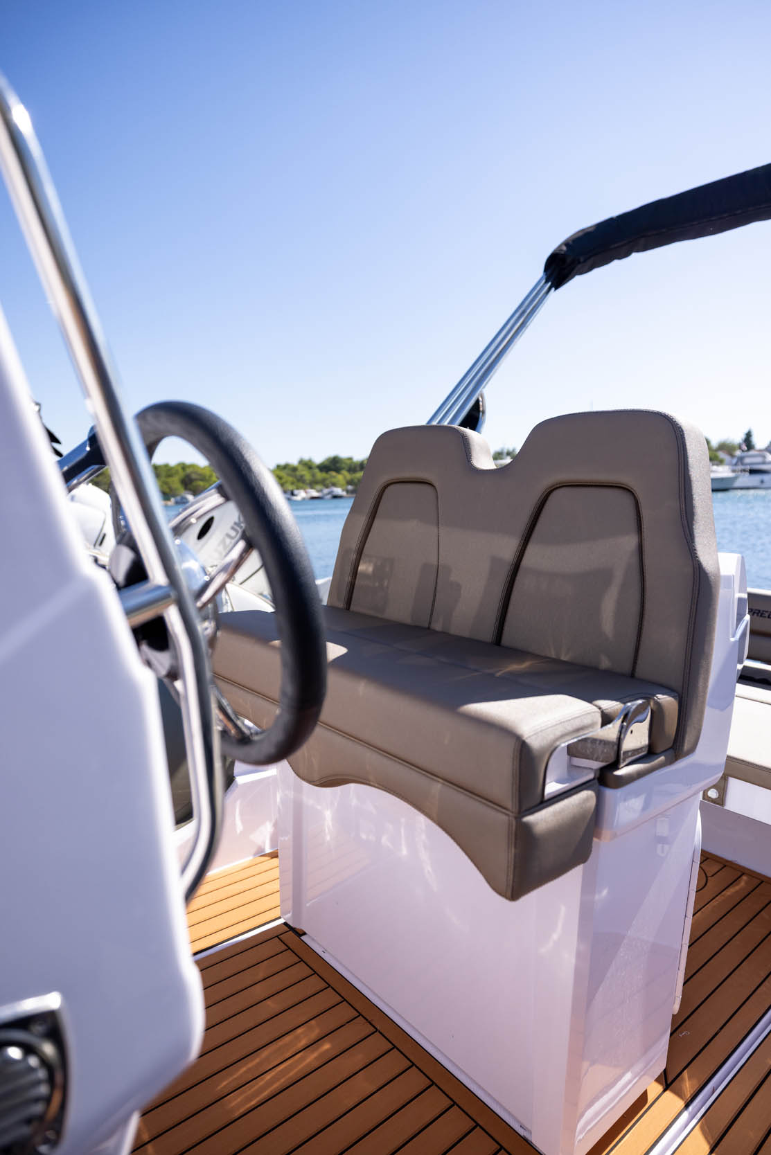 Predator 700 T — photo 9