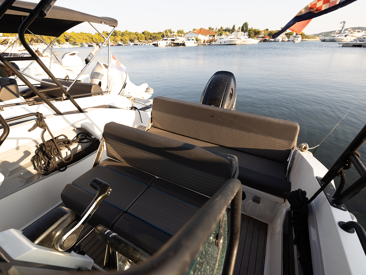 Photo #5 - Northmaster 645 Open (NN2) in Resort Solaris - 61711