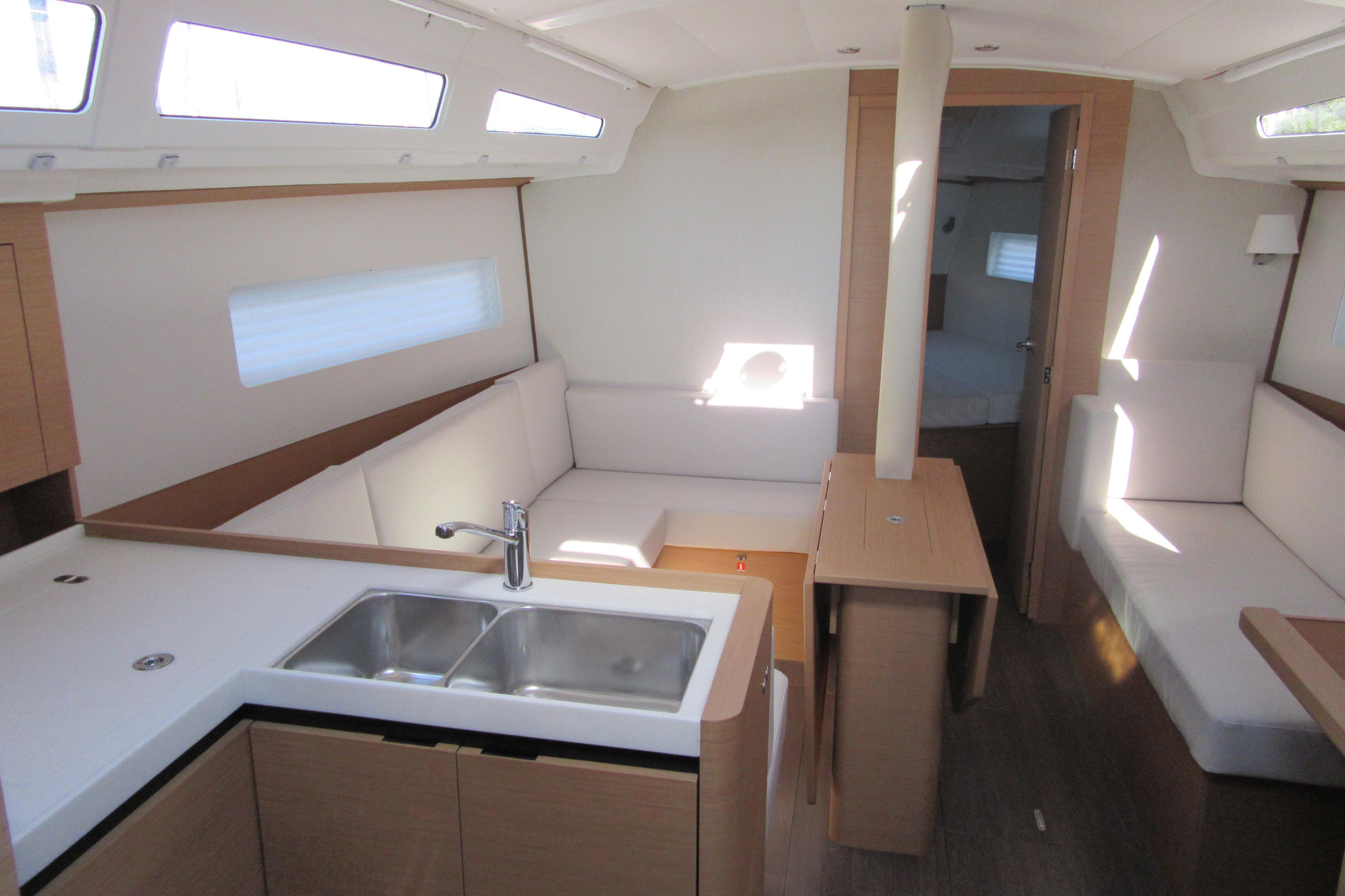 Photo #3 - Sun Odyssey 380 (Euforica) in San Vincenzo - 61657