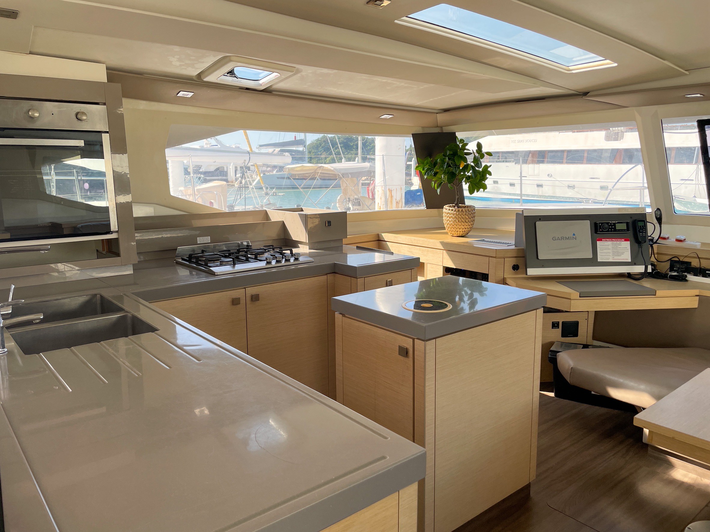 Fountaine Pajot Saona 47 Quintet - 5 + 1 cab. — photo 7