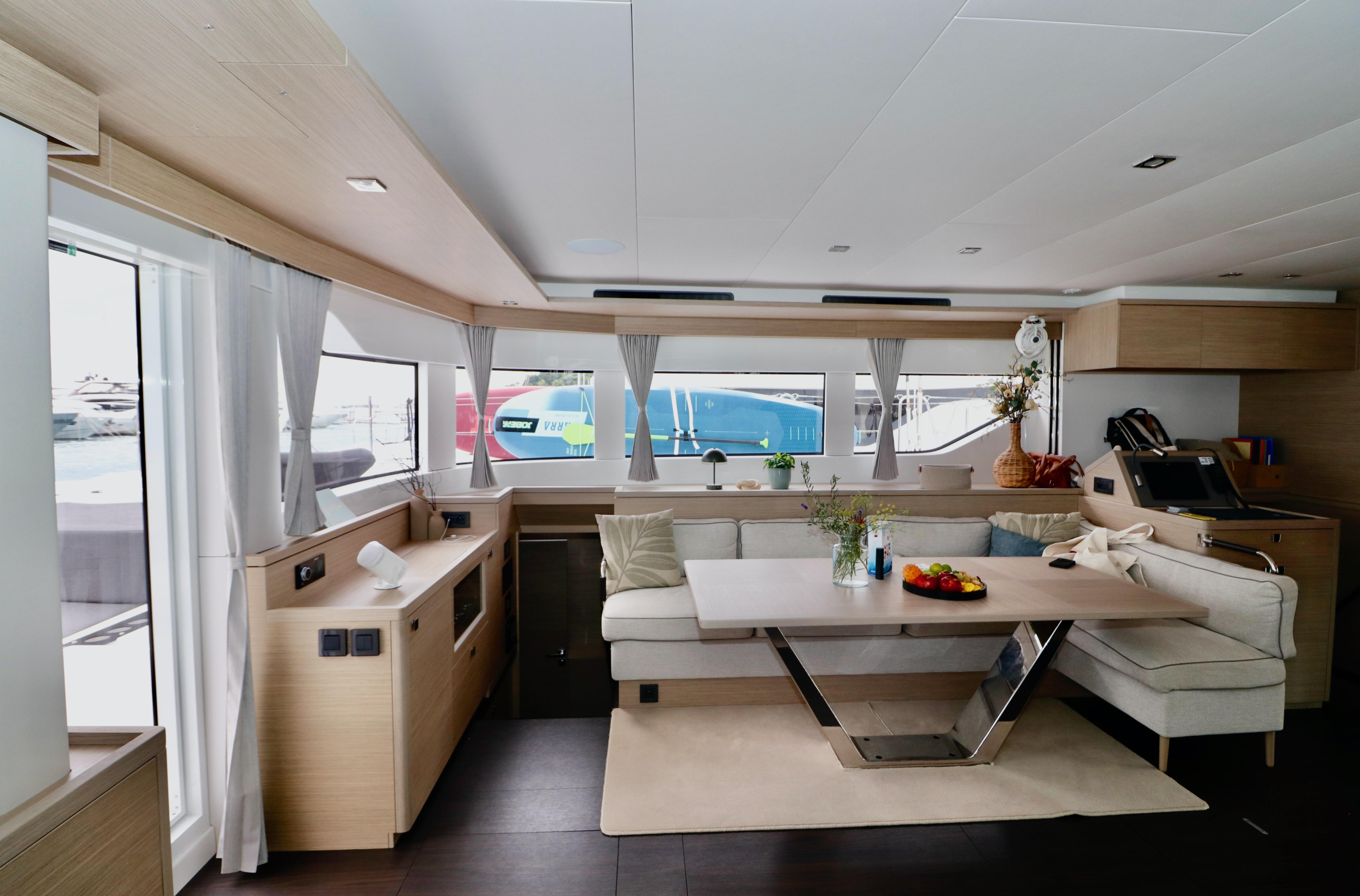 Lagoon 60 - 4 + 2 cab. — photo 19