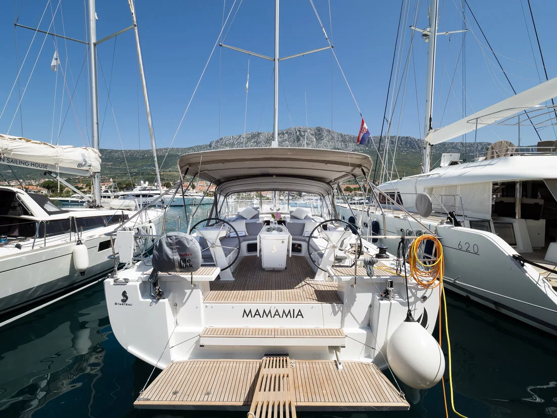 Oceanis 51.1 OW - 3 + 1 cab. (Mamamia)  - 0
