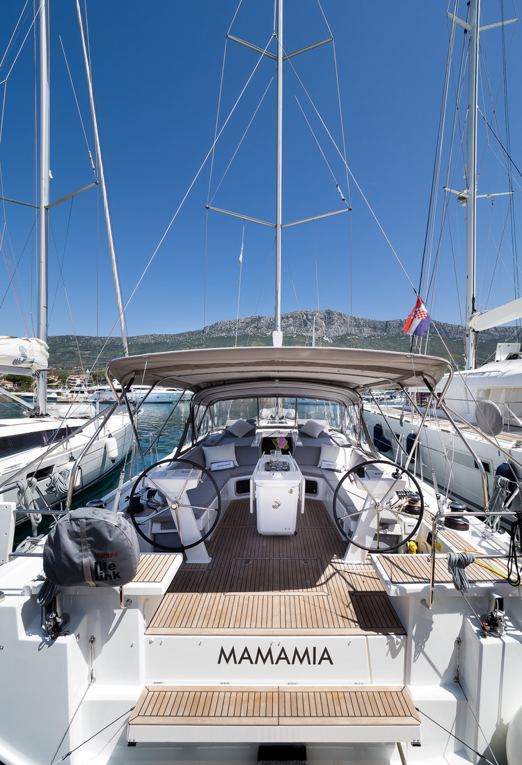 Photo #4 - Oceanis 51.1 OW - 3 + 1 cab. (Mamamia) in Kastela - 43996