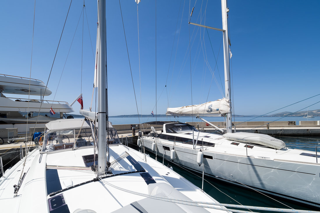 Photo #6 - Oceanis 51.1 OW - 3 + 1 cab. (Mamamia) in Kastela - 43996
