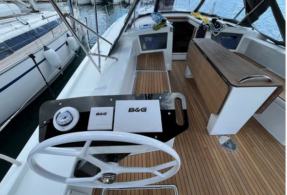 Dufour 41 - 3 cab. — photo 3