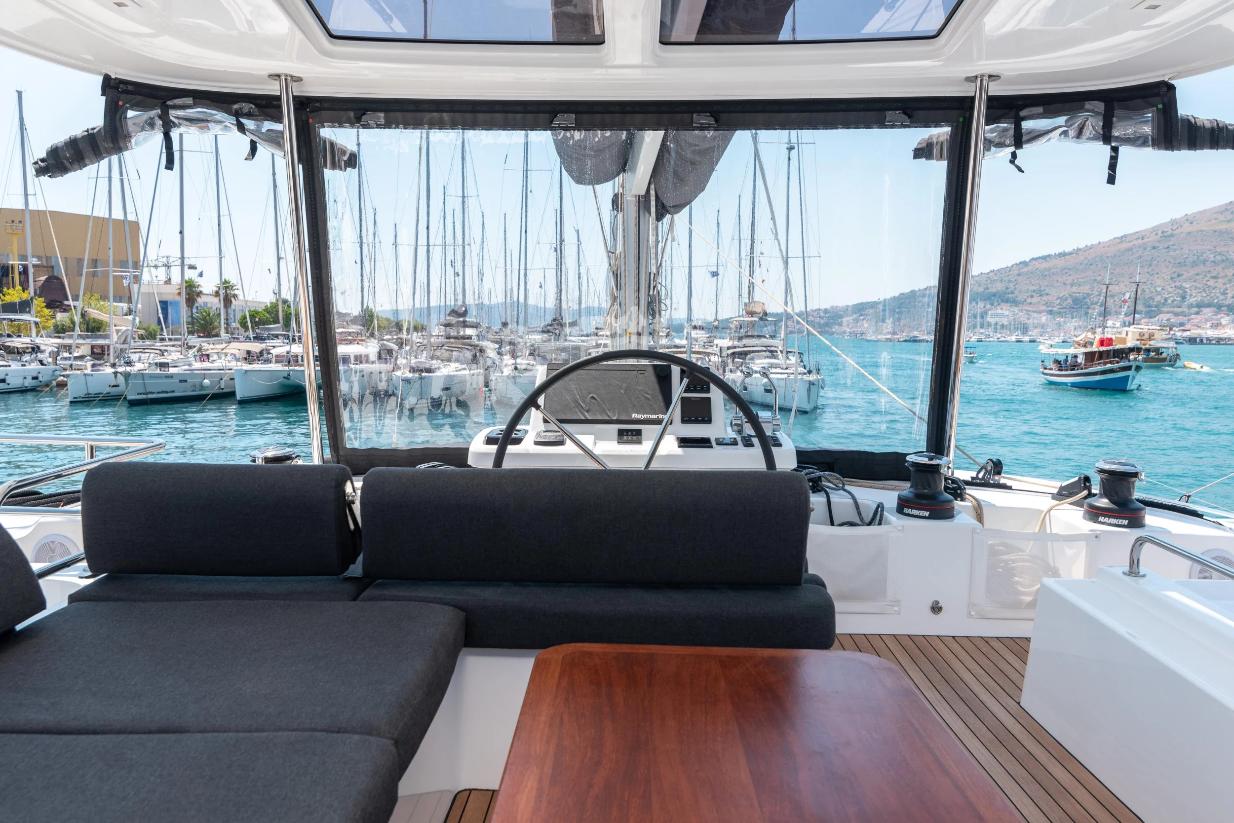 Lagoon 51 - 6 + 2 cab. (Moonshadow)  - 16
