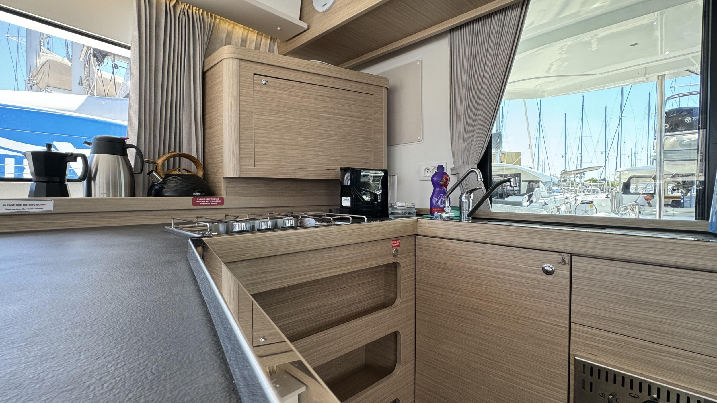Photo #8 - Lagoon 42 - 4 + 2 cab. (Skylight) in Trogir - 62104