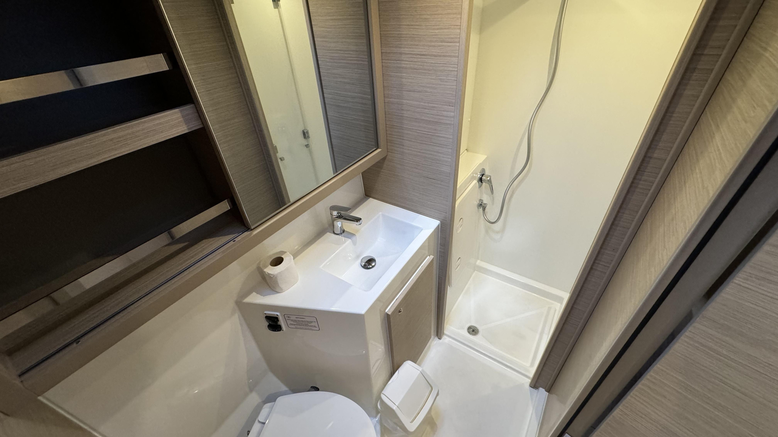 Photo #14 - Lagoon 42 - 4 + 2 cab. (Skylight) in Trogir - 62104
