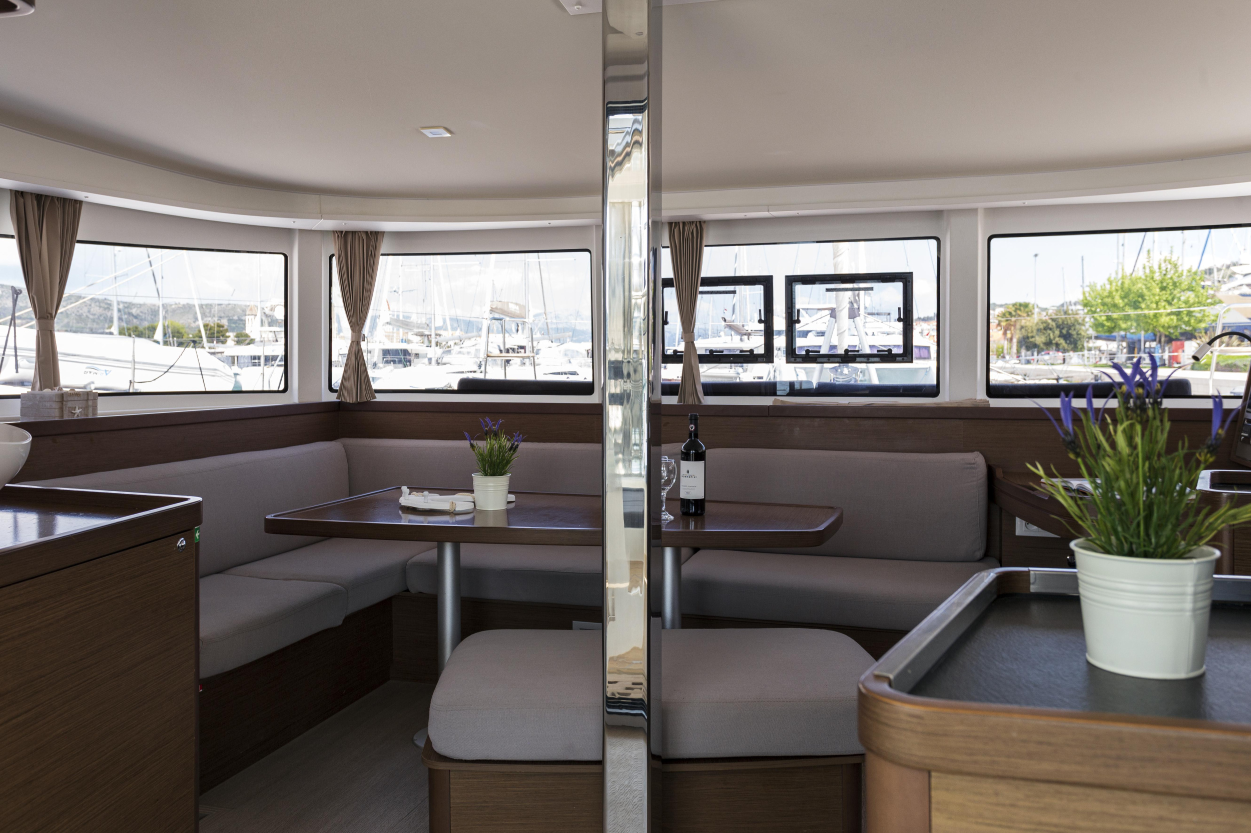 Photo #4 - Lagoon 42 - 4 + 2 cab. (Stardust) in Trogir - 62107
