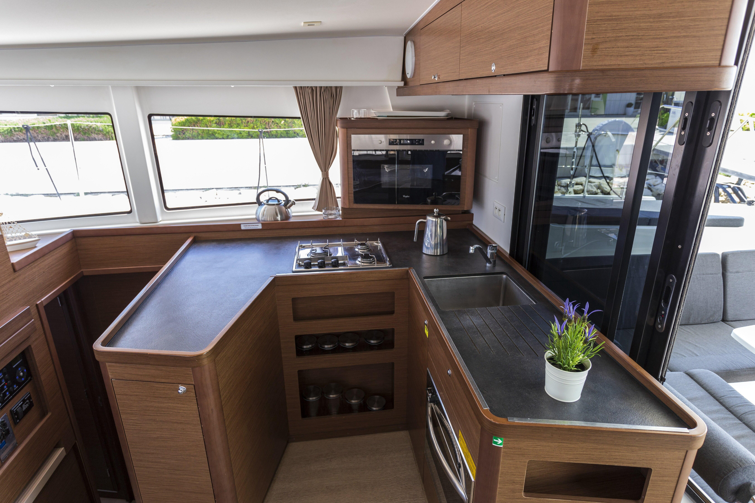 Photo #5 - Lagoon 42 - 4 + 2 cab. (Stardust) in Trogir - 62107