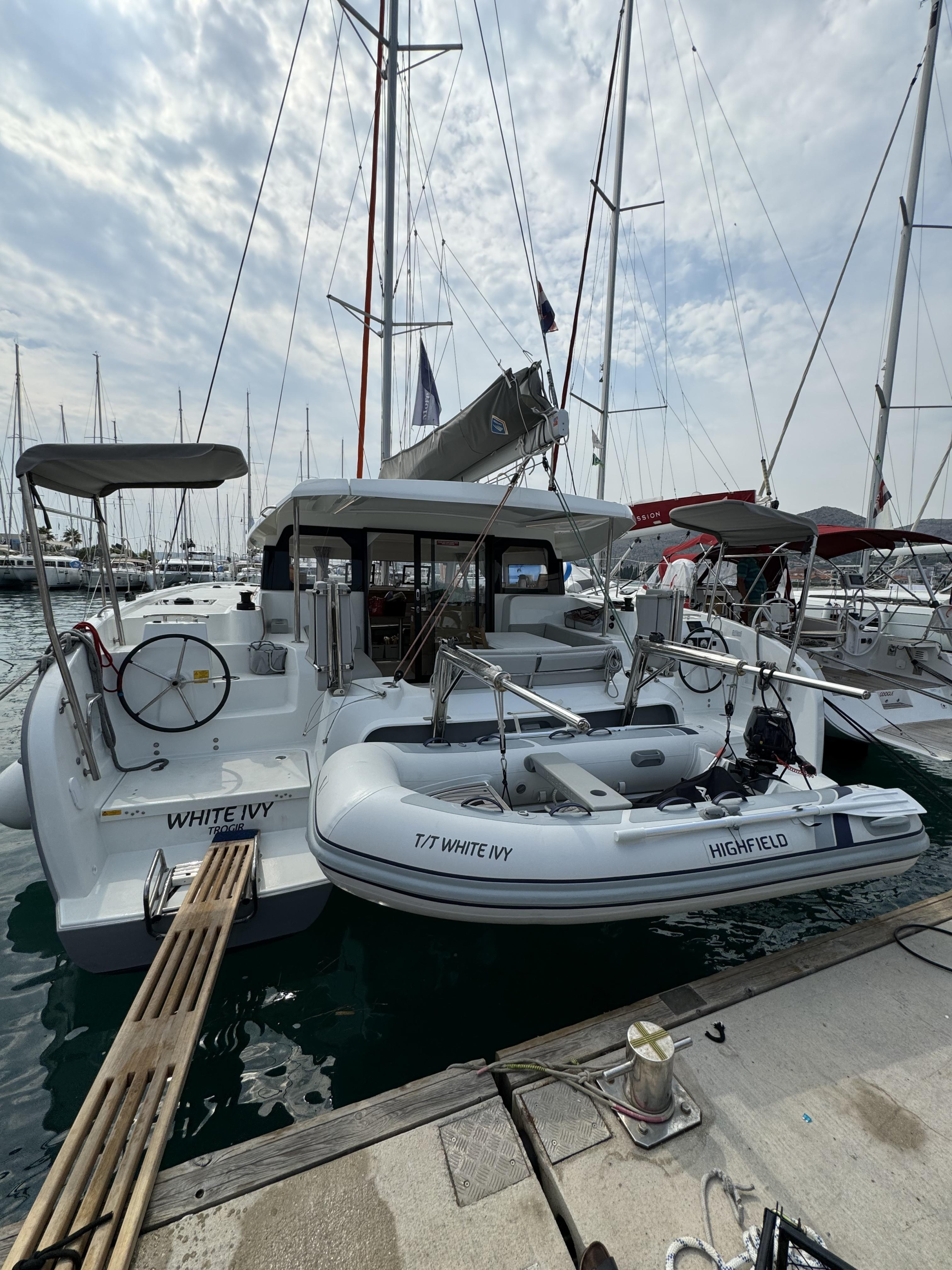 Photo #15 - Excess 11 - 4 + 1 + 1 cab. (White Ivy) en Trogir - 62110