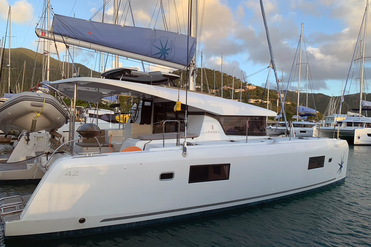 Photo #6 - Lagoon 42 - 4 + 2 cab. (Hulk) en Nanny Cay - 44077