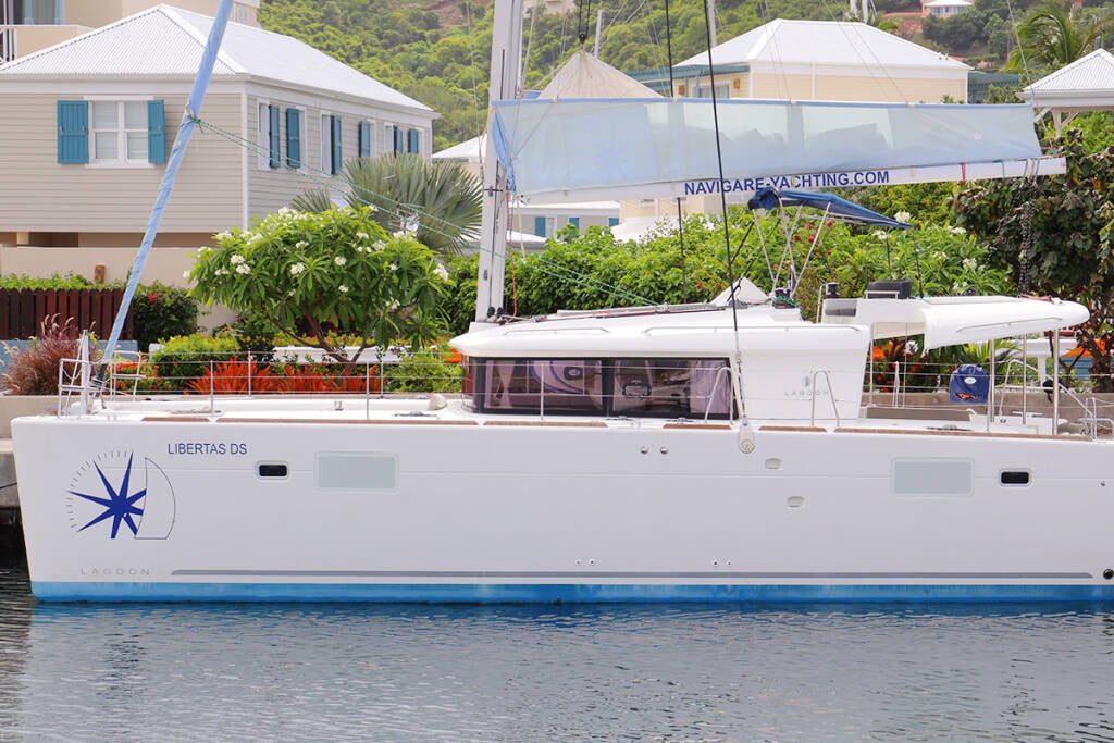 Photo #1 - Lagoon 450 F - 4 + 2 cab. (LIBERTAS DS (ex. Thor)) en Nanny Cay - 44078