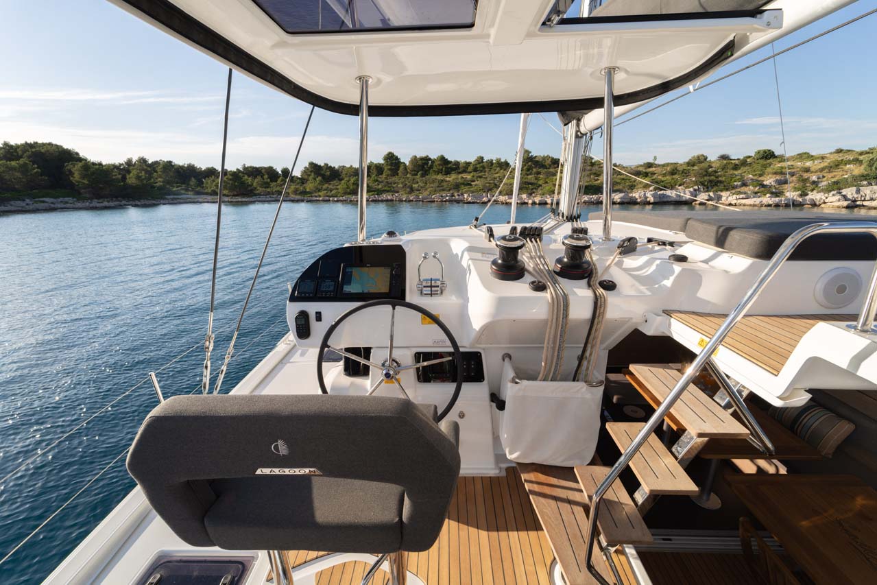 Lagoon 43 - 4 + 2 cab. — photo 12