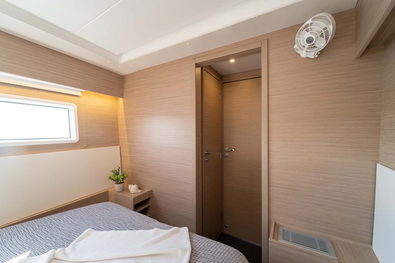 Lagoon 43 - 4 + 2 cab. — photo 25