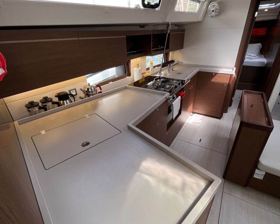 Oceanis 46.1 — photo 10