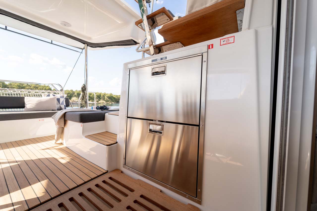 Lagoon 43 - 3 + 2 cab. — photo 8