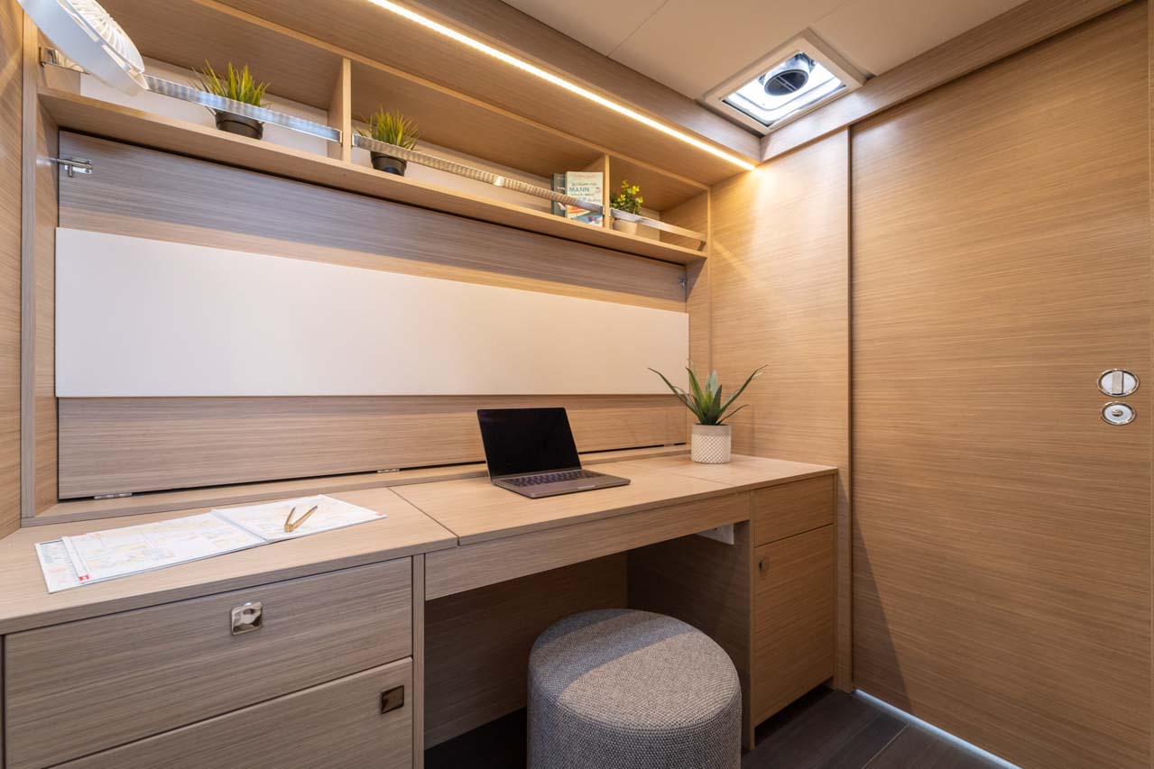 Lagoon 43 - 3 + 2 cab. — photo 18