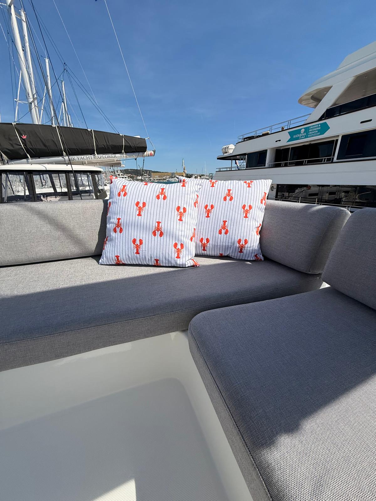 Lagoon 43 - 4 + 1 cab. — photo 11