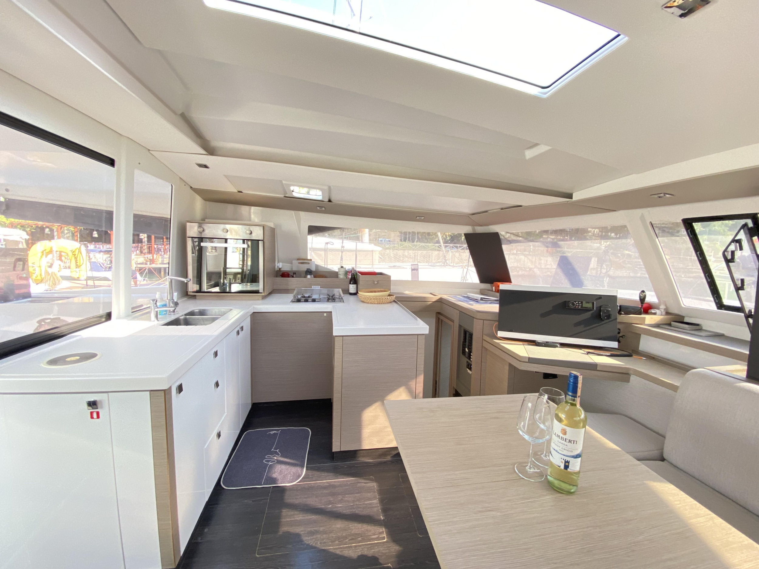 Fountaine Pajot Astrea 42 - 4 + 2 cab. — photo 8