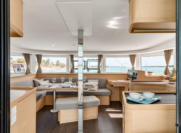 Lagoon 42 - 4 cab. — photo 2