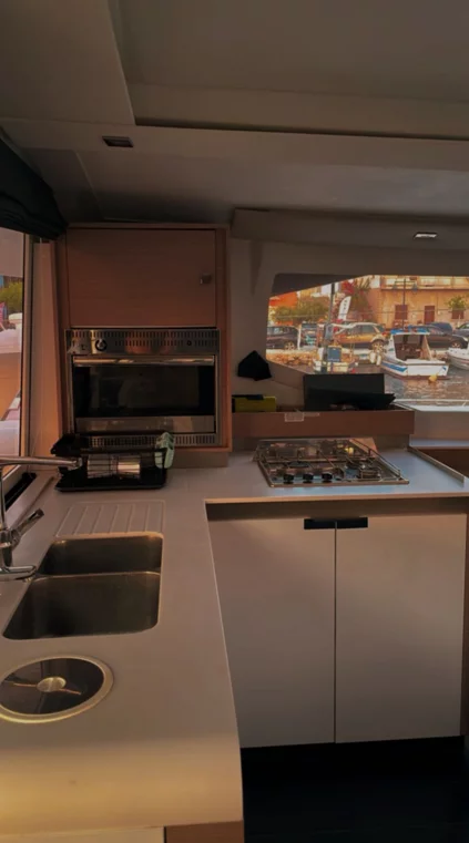 Fountaine Pajot Isla 40 - 4 + 1 cab. (Kebitree)  - 7