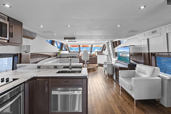 Marquis 720 Flybridge — photo 13