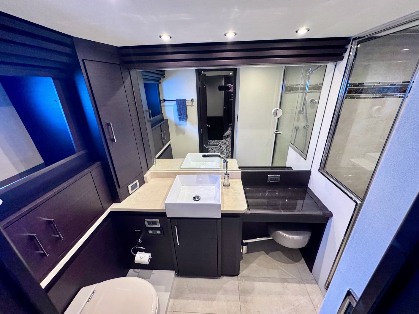 Marquis 720 Flybridge — photo 29