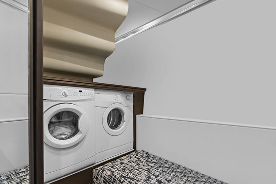 Marquis 720 Flybridge — photo 31