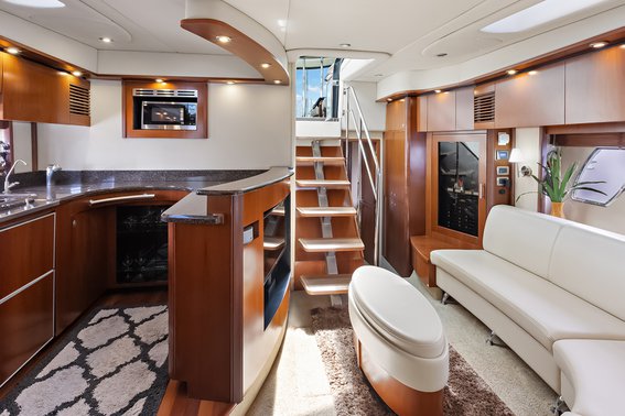 Sea Ray 60 Sundancer — photo 9