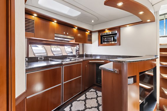 Sea Ray 60 Sundancer — photo 11