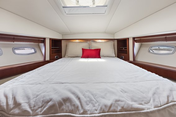 Sea Ray 60 Sundancer — photo 19