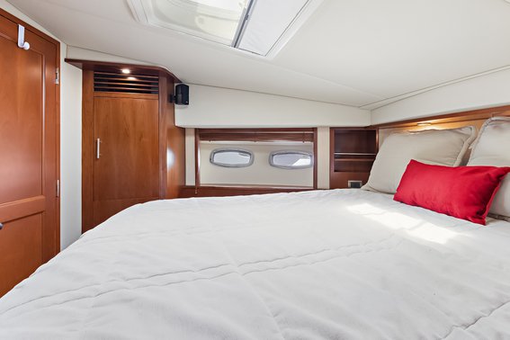 Sea Ray 60 Sundancer — photo 20