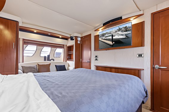 Sea Ray 60 Sundancer — photo 25