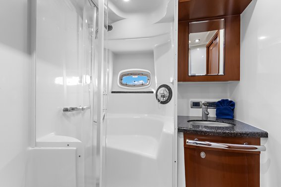 Sea Ray 60 Sundancer — photo 30