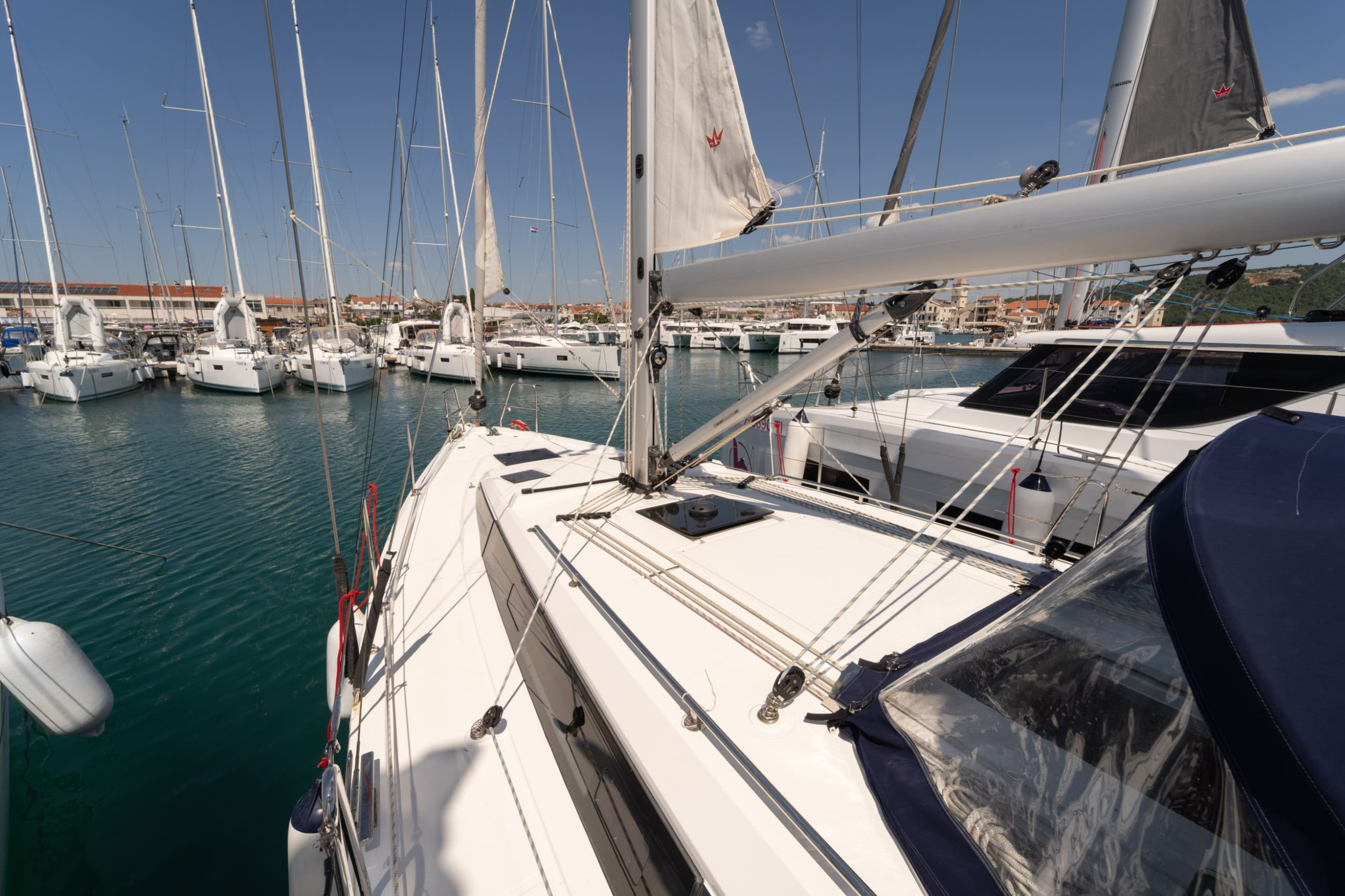 Bavaria C38 — photo 6