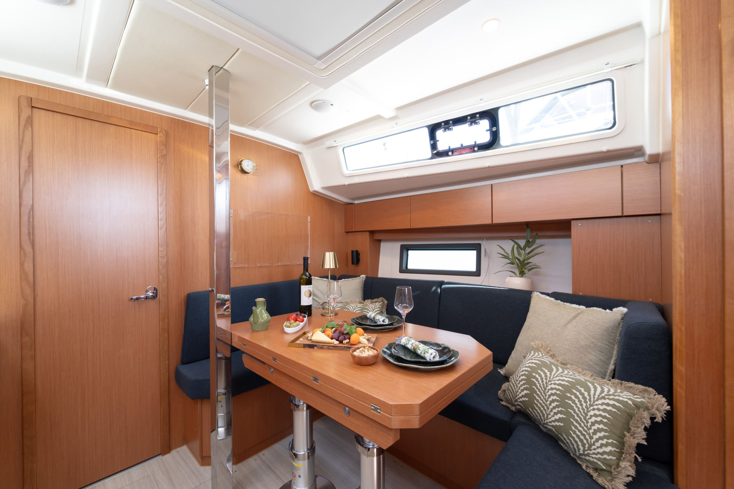 Bavaria C38 — photo 16