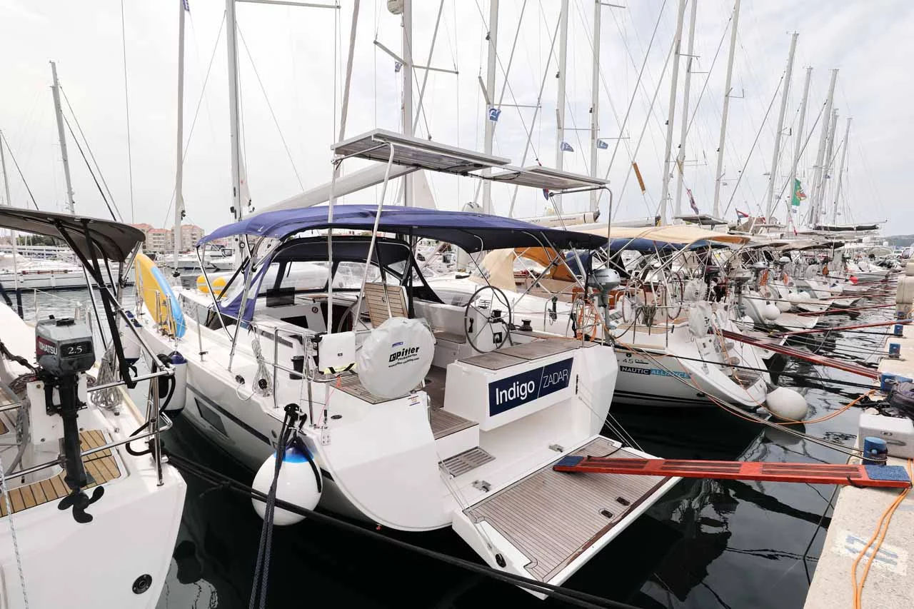 Bavaria C45 Holiday (Indigo)  - 2