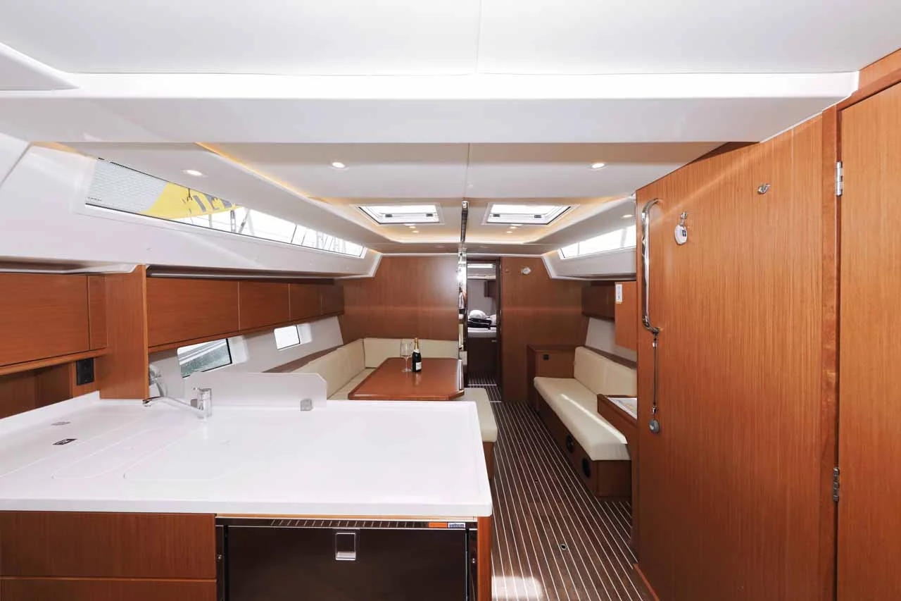 Bavaria C45 Holiday (Indigo)  - 9