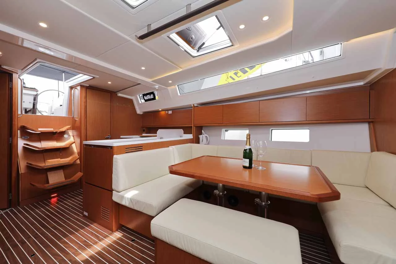 Bavaria C45 Holiday (Indigo)  - 11
