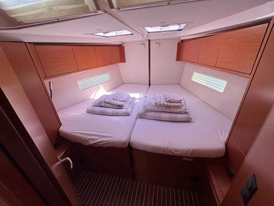 Bavaria C45 Holiday (Indigo)  - 15