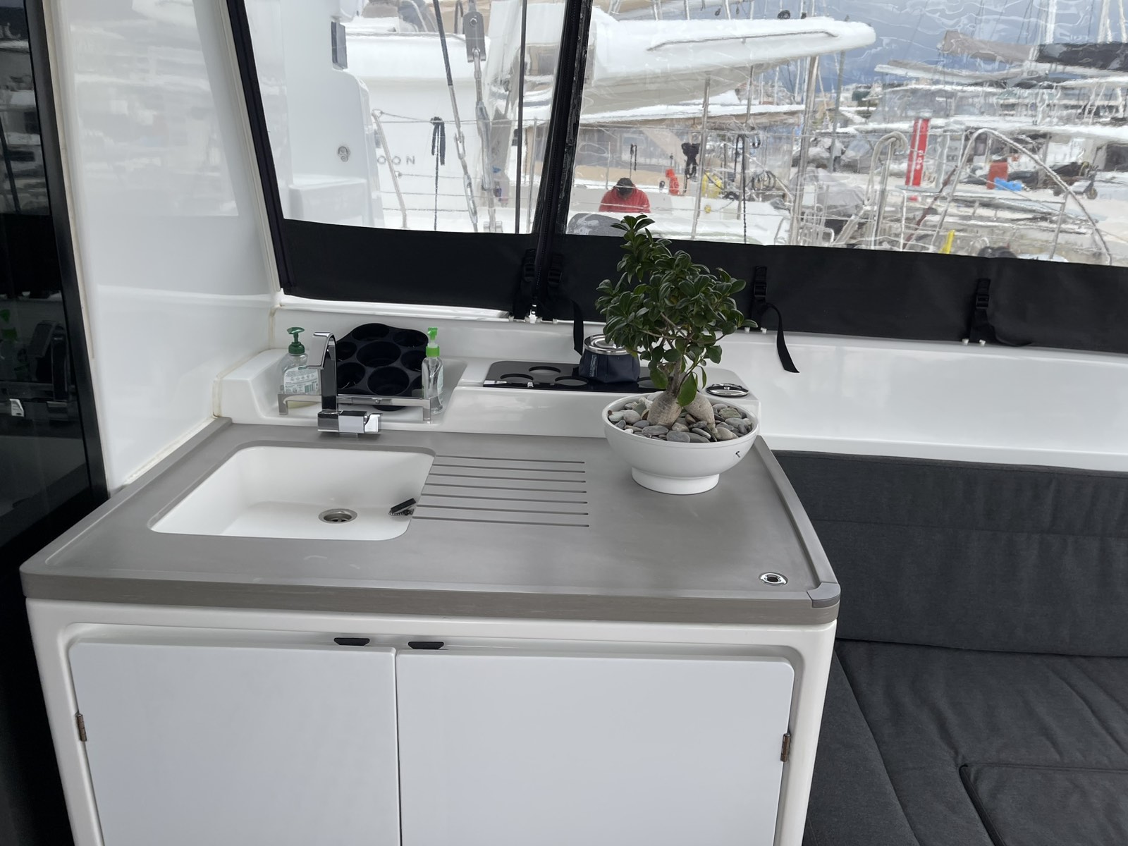 Lagoon 50 - 6 + 2 cab. — photo 13
