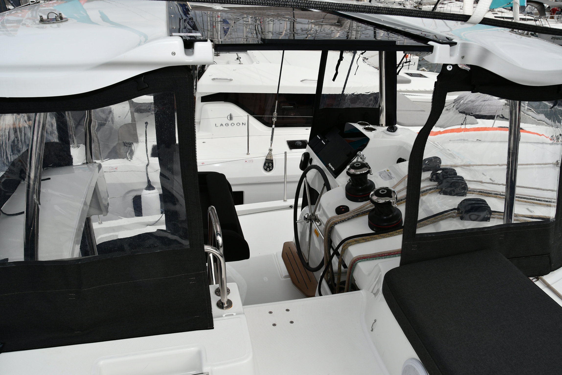 Lagoon 43 - 4 + 2 cab. — photo 26