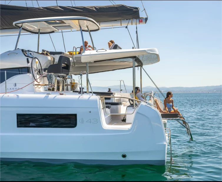 Lagoon 43 - 4 + 2 cab. (Bonnie)  - 6