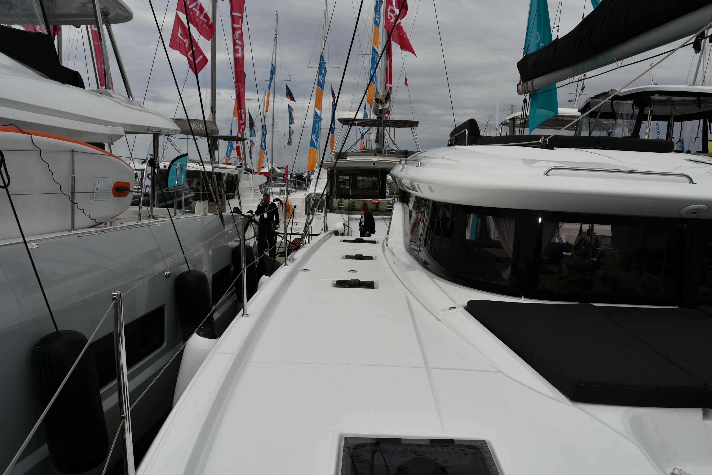 Lagoon 43 - 4 + 2 cab. — photo 9