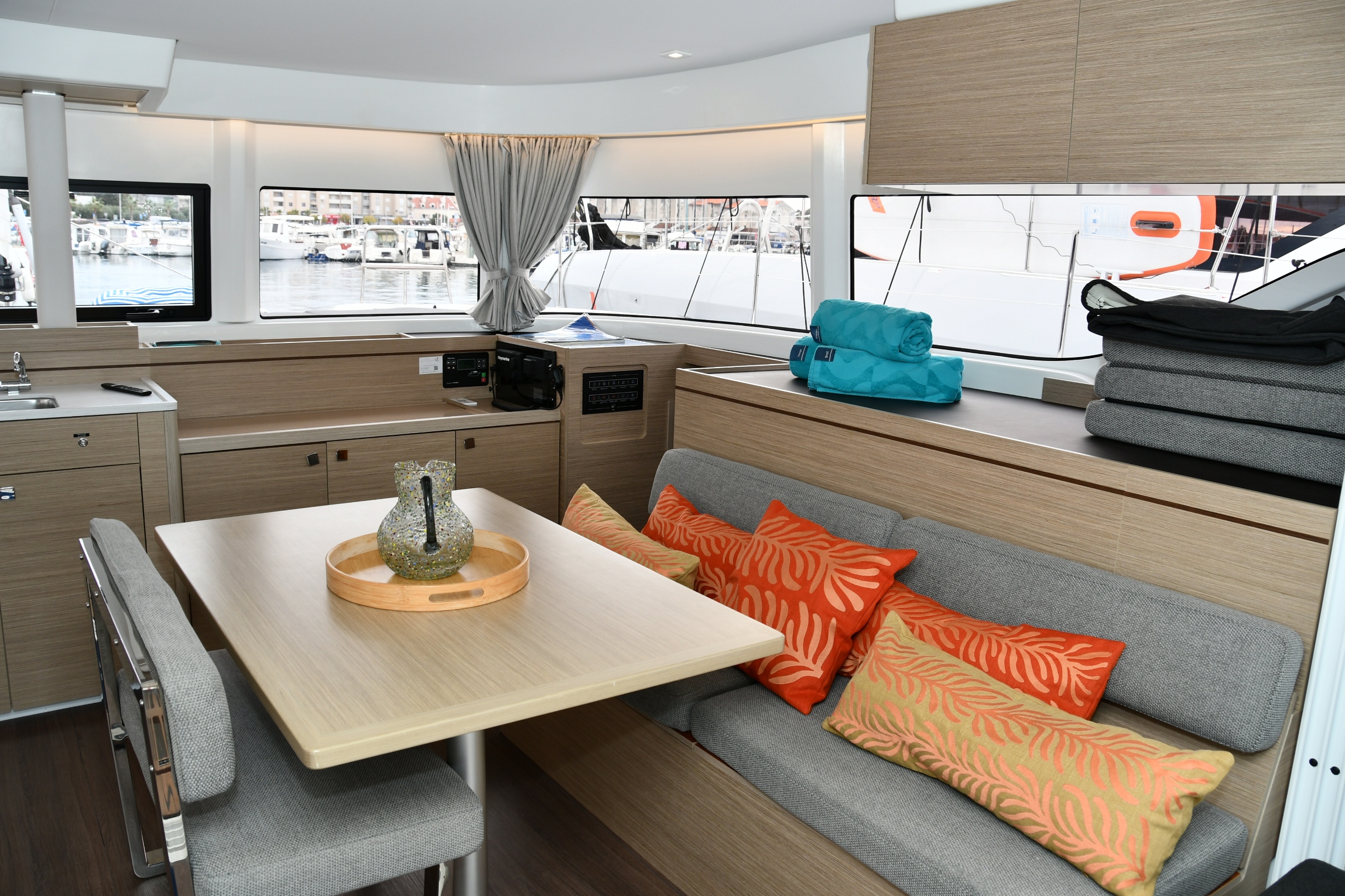 Lagoon 43 - 4 + 2 cab. — photo 12