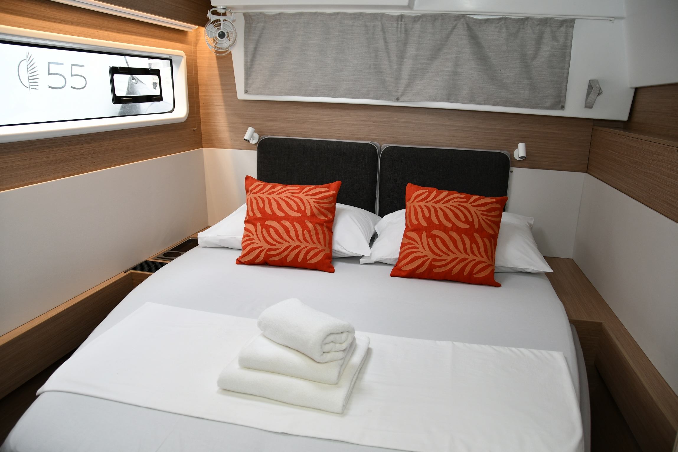 Lagoon 43 - 4 + 2 cab. — photo 20