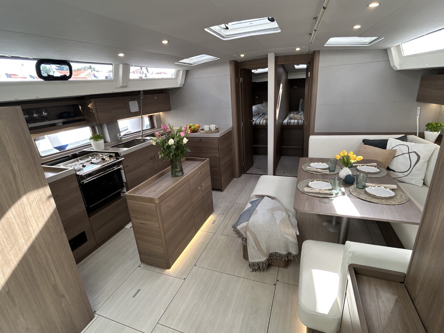 Photo #21 - Oceanis 52 - 6. cab. (B-52) in Split - 64093