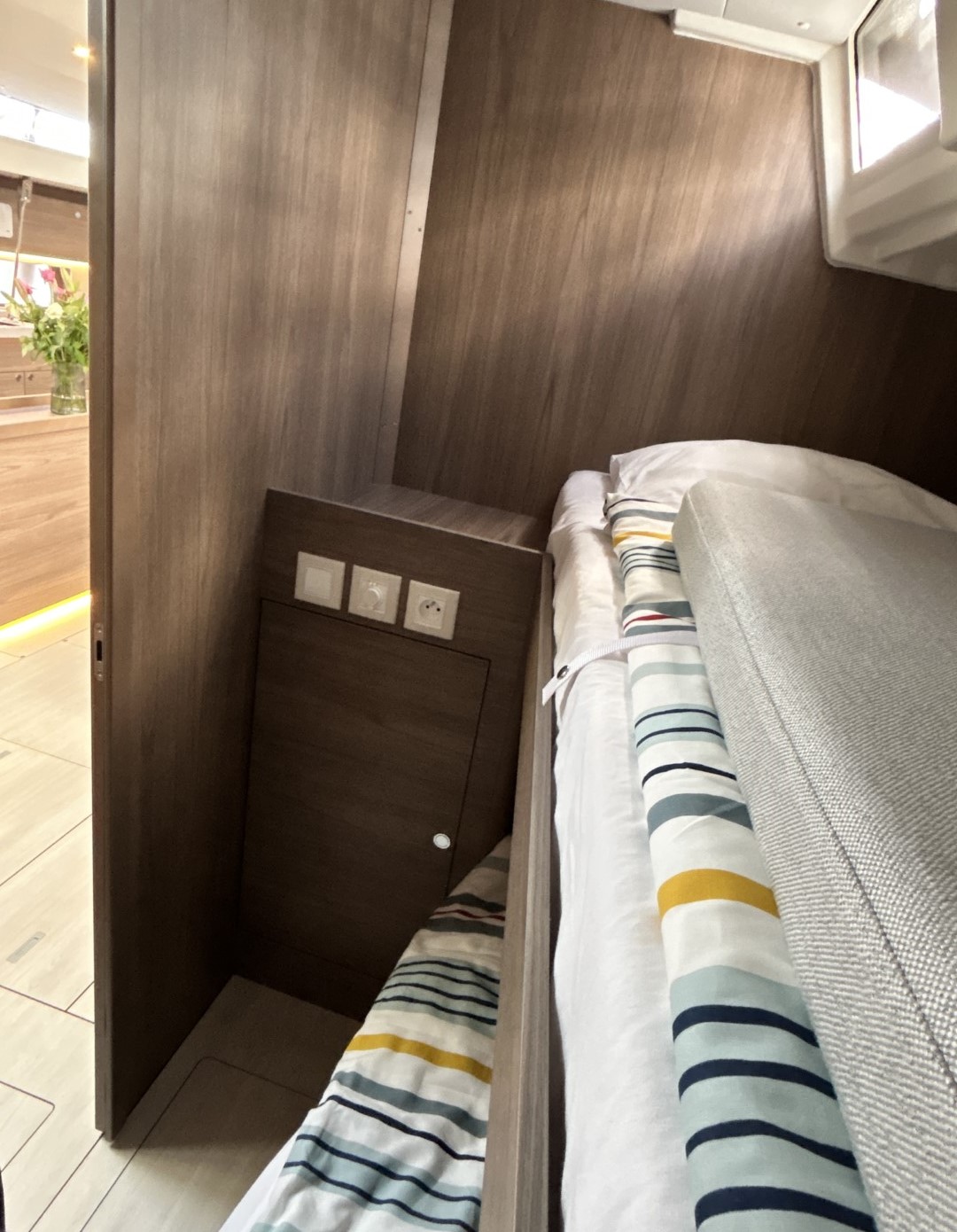 Photo #5 - Oceanis 52 - 6. cab. (B-52) in Split - 64093